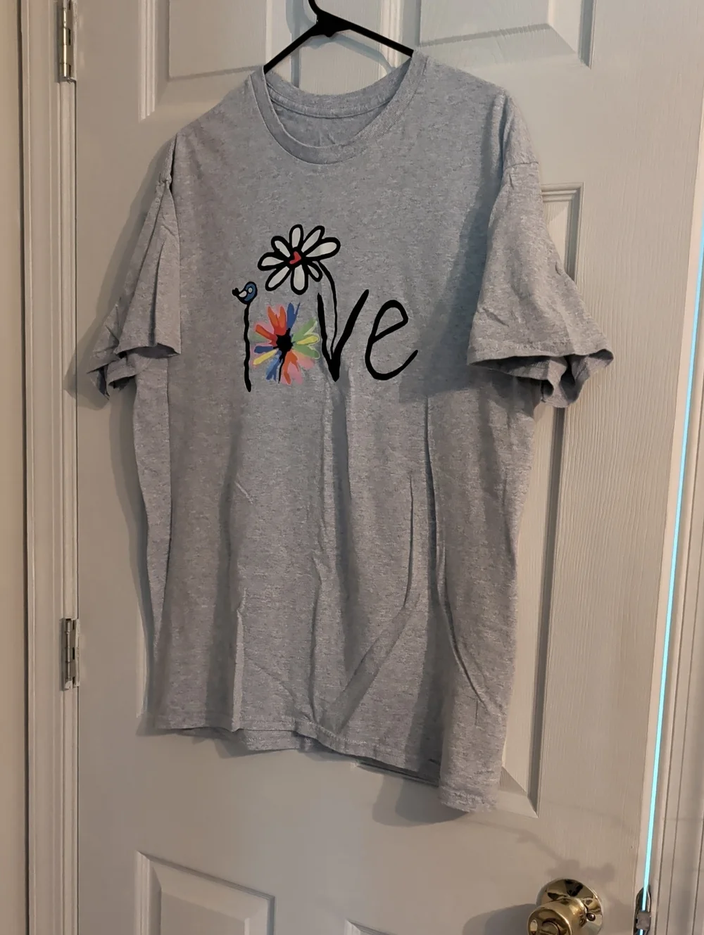 Gray 'Love' Graphic Daisy T-Shirt with Colorful Flower - Picture 1 of 2